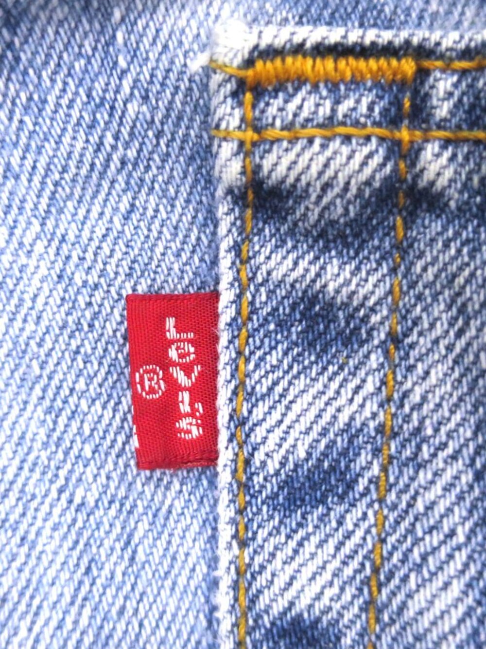 Vtg Levi's 550 Relaxed Tapered Fit Reworked Quilted Patchwork Jean Size 12M - Picture 6 of 8